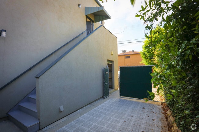 Building Photo - 3016 Ruskin St