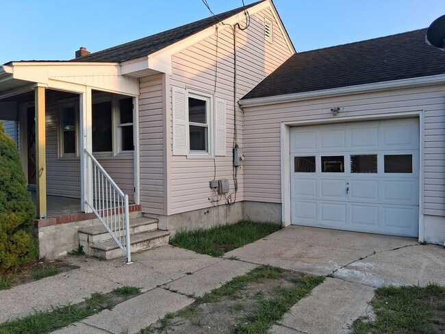 Foto del edificio - 51 Cedarcrest Ave