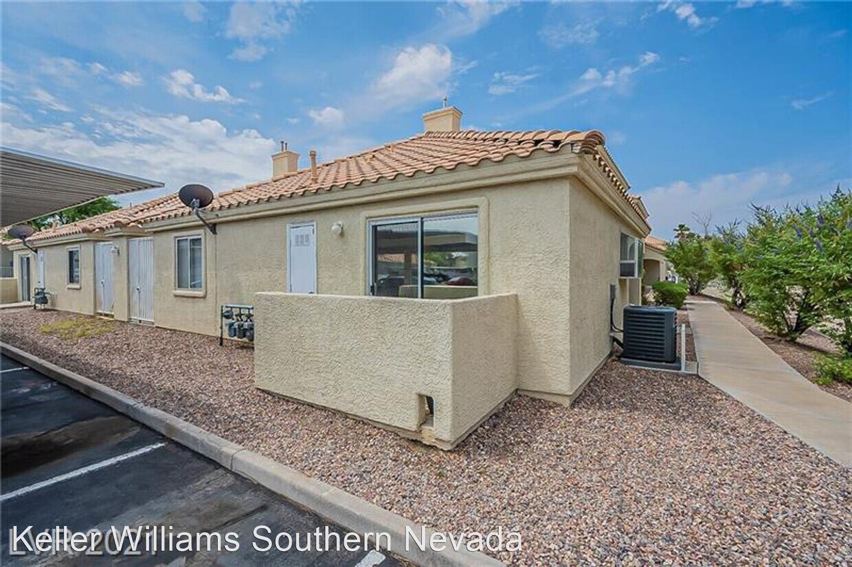 Foto principal - 2 br, 2 bath House - 669 ANNE LANE