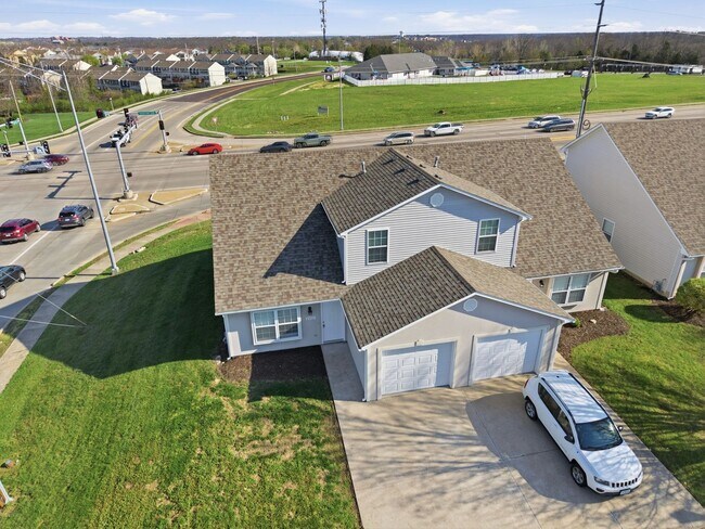 Foto del edificio - 2401-2403-2403 Northampton Dr