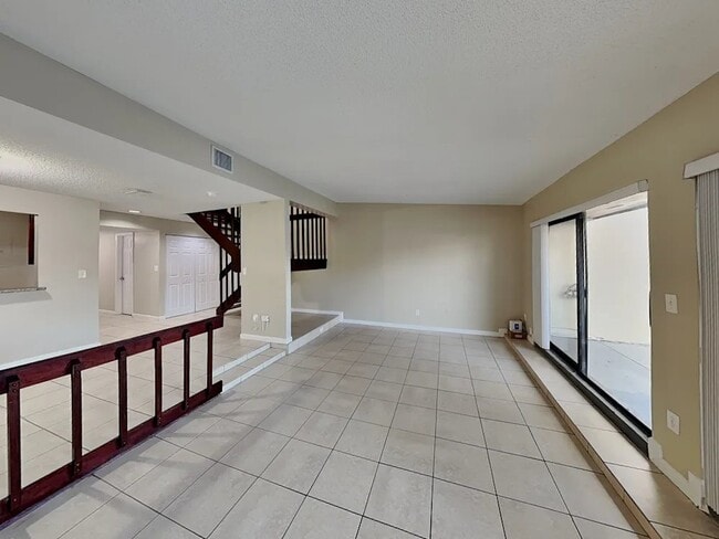 Foto del edificio - 6415 NW 192nd Terrace