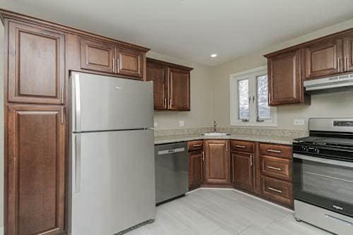 Building Photo - 368 N Biermann Ave