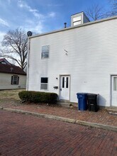 Building Photo - 511 Abend St