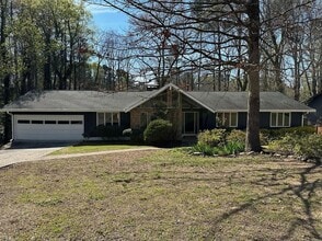 Building Photo - 194 Millbrook Farm Rd