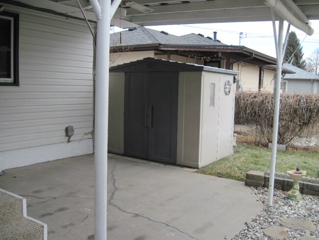 Foto del edificio - 1746 Alderson Ave