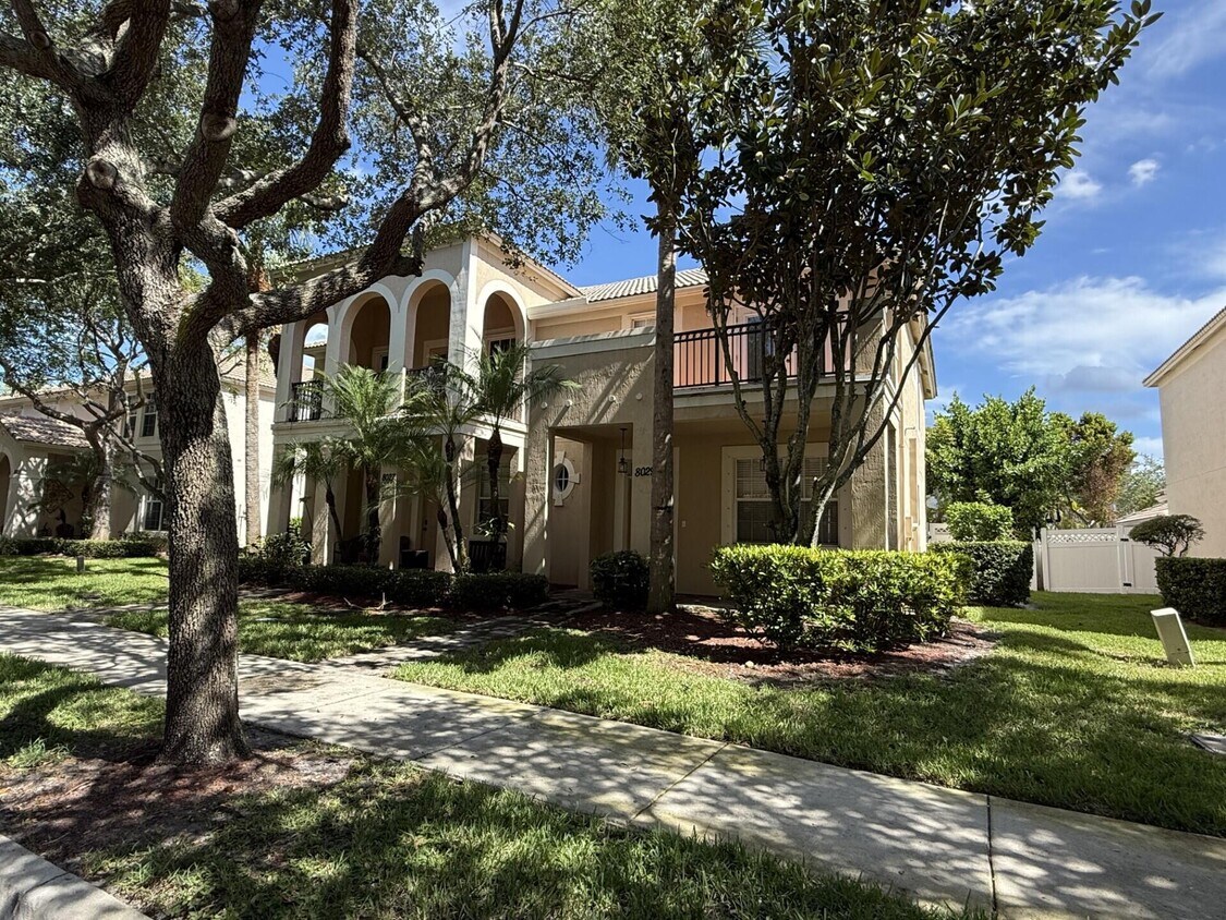 Foto principal - 8029 Murano Cir