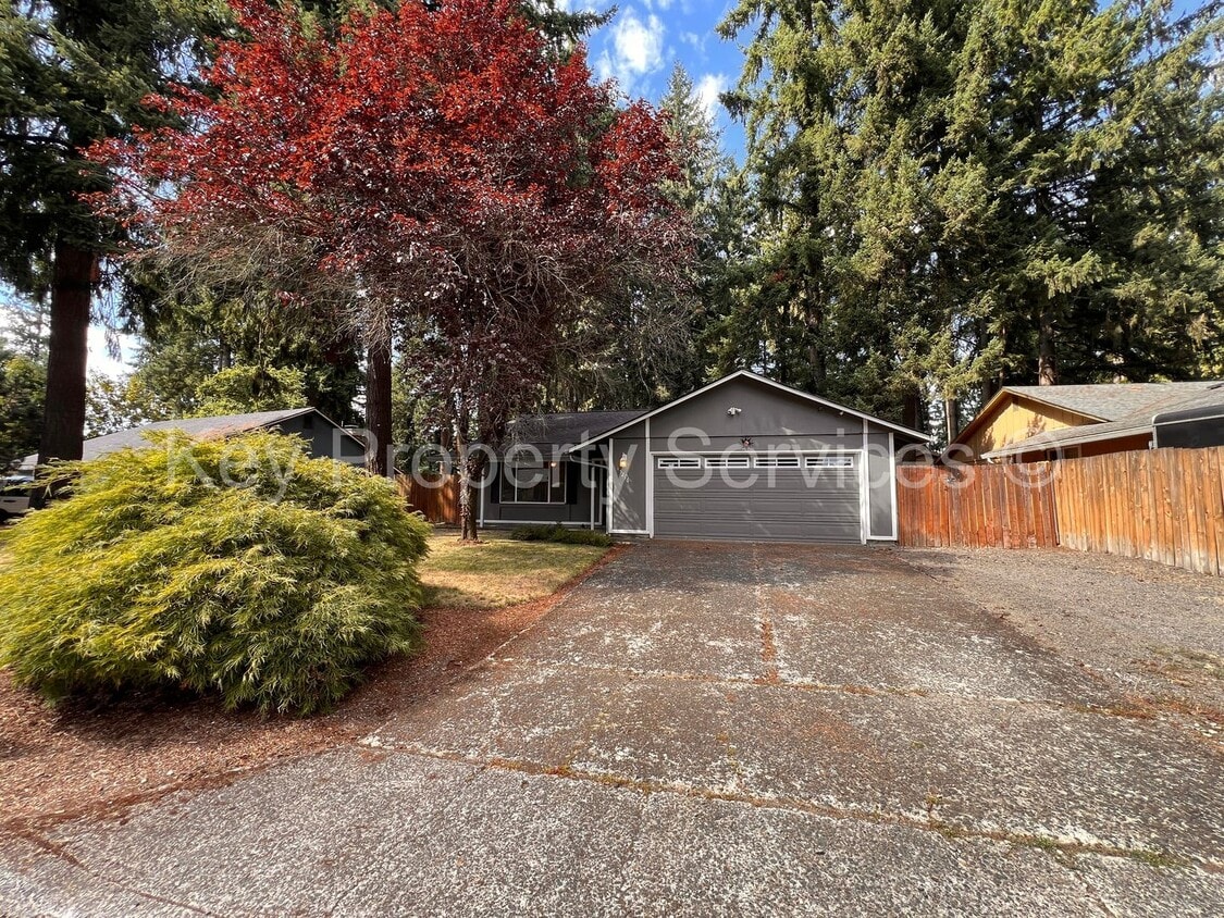 Primary Photo - Orchards Ranch with Large Fenced Yard - Re...