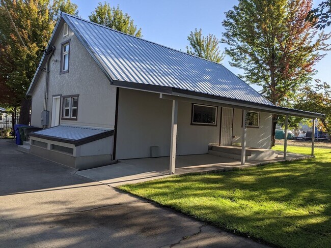 Foto del edificio - 3 Bedroom 2 Bath Orchards House