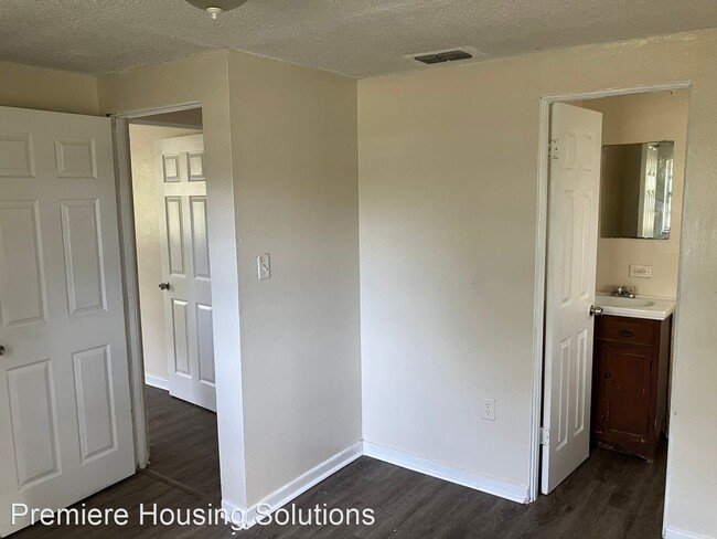 Building Photo - 5 br, 1.5 bath House - 20525 Mickens Drive