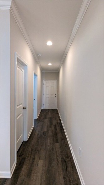 Building Photo - 405 Sonoma Ct