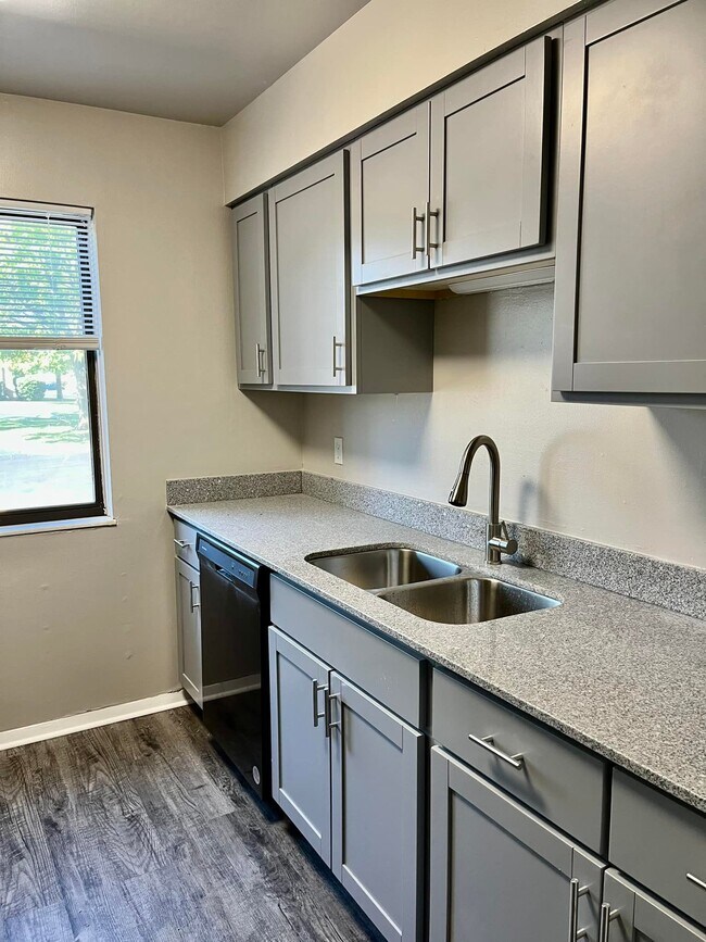 Black Hawk Apartments Apartments in Fort Wayne, IN