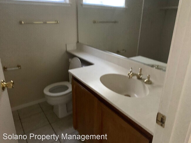 Building Photo - 3 br, 2.5 bath House - 114 Republic Way