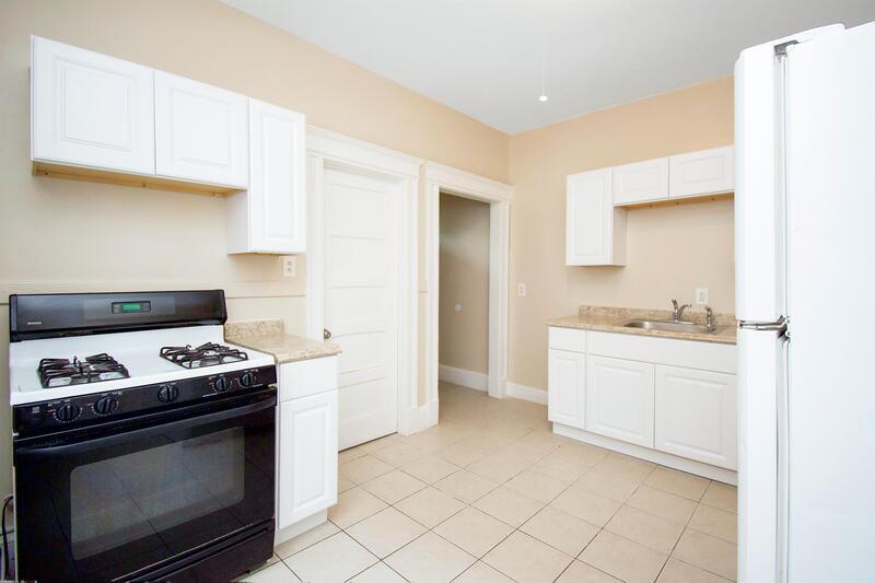 Primary Photo - 150 White St