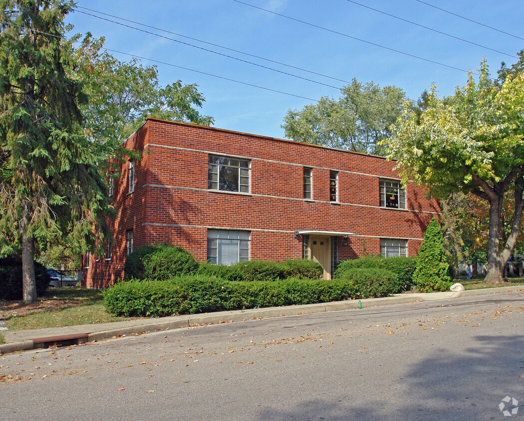 Primary Photo - 1264 Central Park Ave