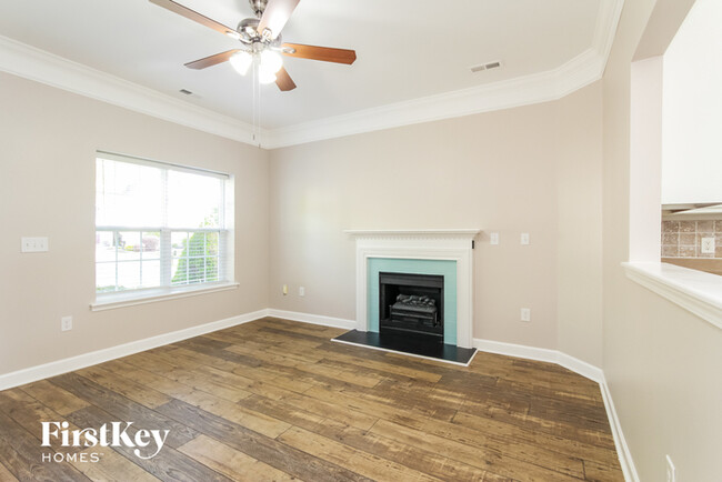 Foto del edificio - 8409 Meadowcreek Village Dr