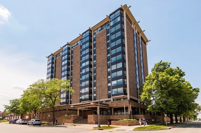 Building - 207 5th Ave SW