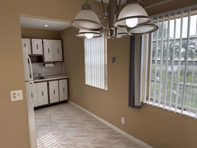 Building Photo - 795 Normandy Trail