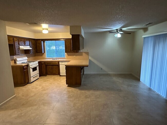 Foto del edificio - 5219 W Dartmouth Ave