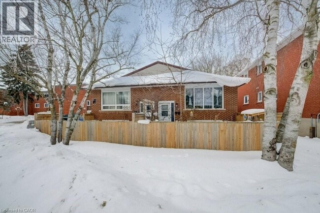 Building Photo - 320 Erb St. W