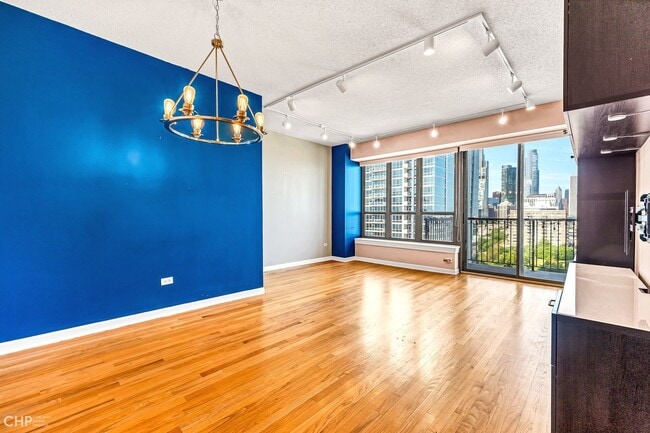 Building Photo - 1717 S Prairie Ave