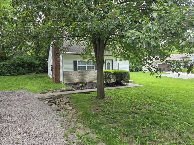 Building Photo - 156 W Cherokee Dr