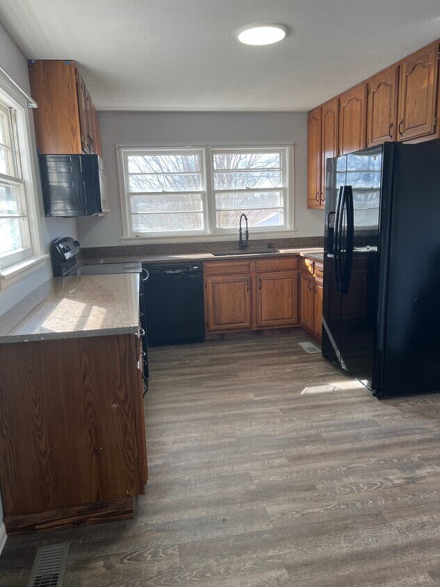 Foto principal - 210 Woodlawn Dr