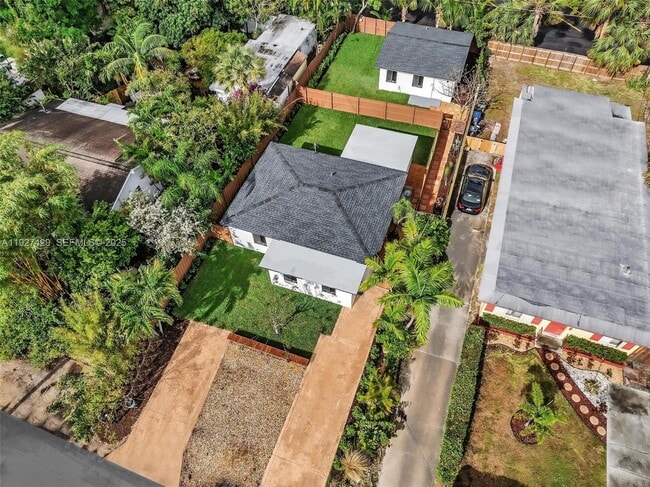 Foto del edificio - 1123 NE 1st Ave.