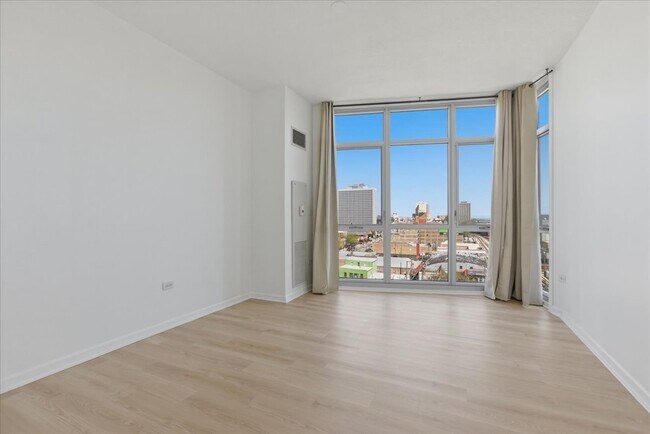 Foto del edificio - 1134 W Granville Ave