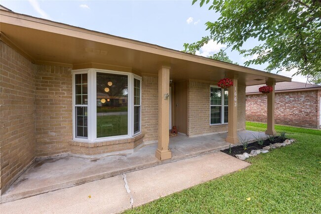Building Photo - 1663 Chilton Ln