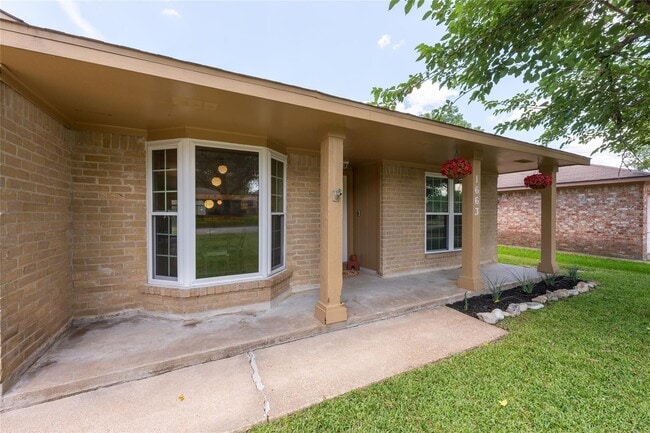 Foto del edificio - 1663 Chilton Ln