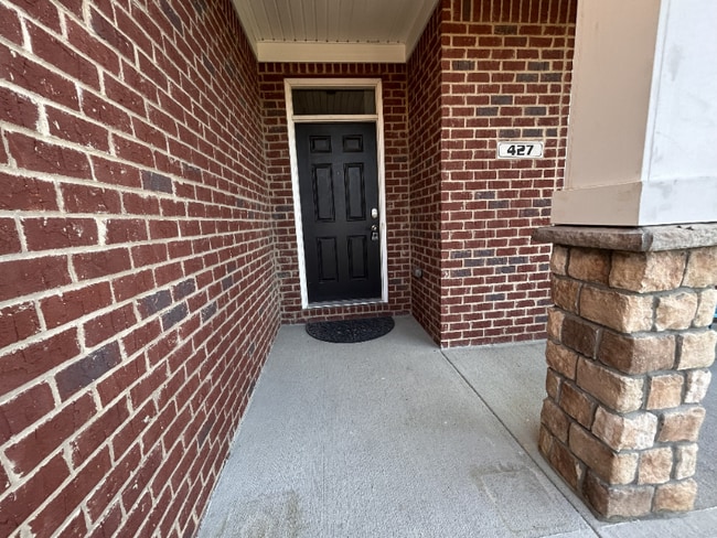 Foto del edificio - 427 Rockcrest Way