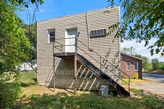 Building Photo - 212 1/2 West End Ave