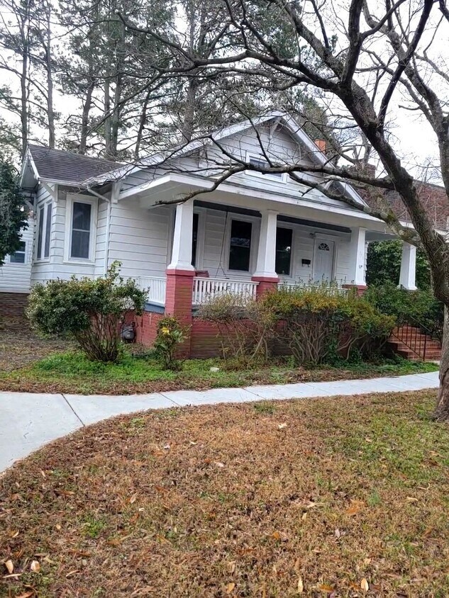 Foto principal - Charming 2-Bedroom Home in Norfolk