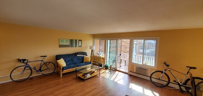 Foto del edificio - 2248 N Triphammer Rd