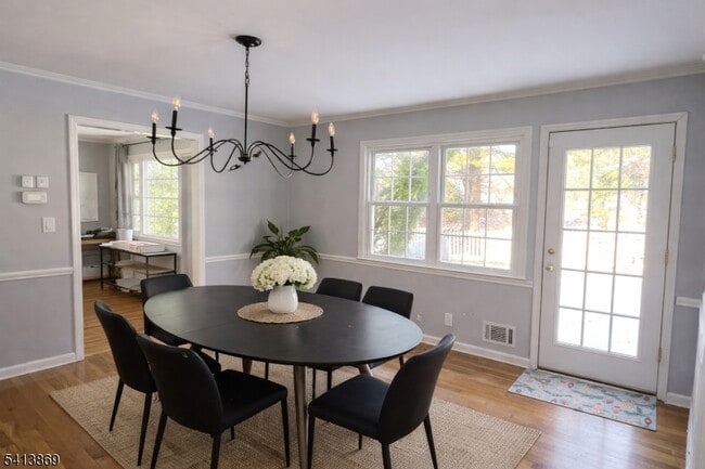 Building Photo - 7 Seminole Way