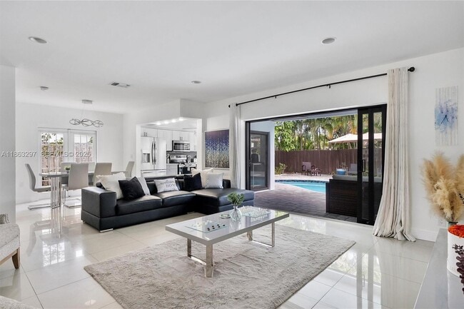 Building Photo - 5800 NE 18th Ave