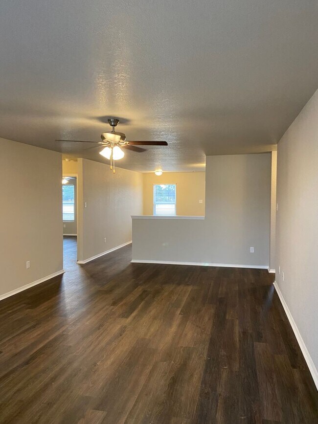 Building Photo - 3828 Travers Ln