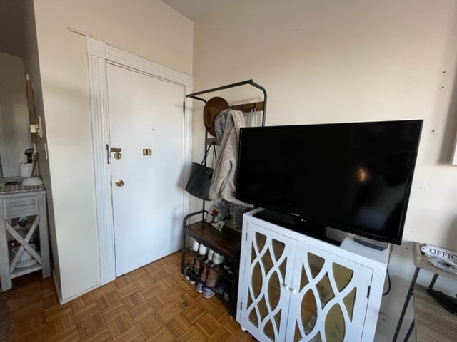 Building Photo - 40 Anderson St