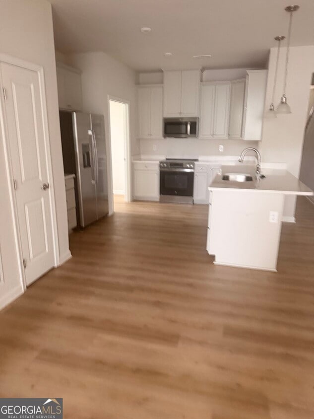 Building Photo - 513 Ellwood Lane