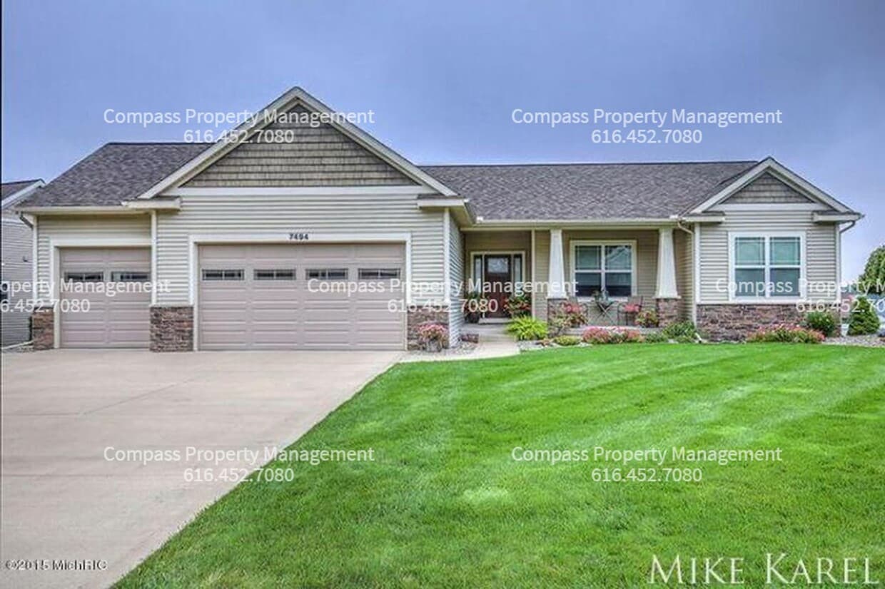 Primary Photo - COMING SOON! 5 Bed 3.5 Bath Home in Hudson...
