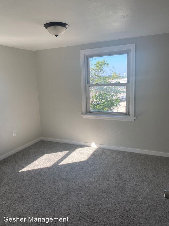 Building Photo - 3 br, 1 bath House - 113 Bangor Street