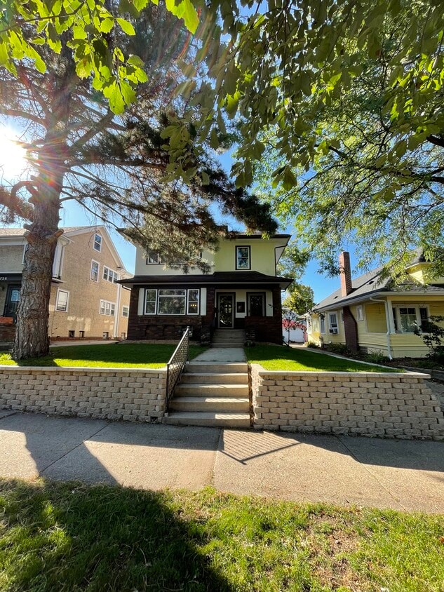 Primary Photo - 4724 Lyndale Ave S