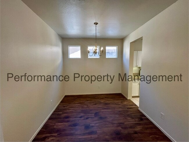 Foto del edificio - Stunning 4 Bed/3 Bath Condo in Silver Cree...