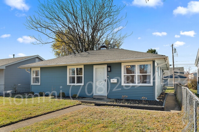 Exterior Front - 7528 Catalpa Ave