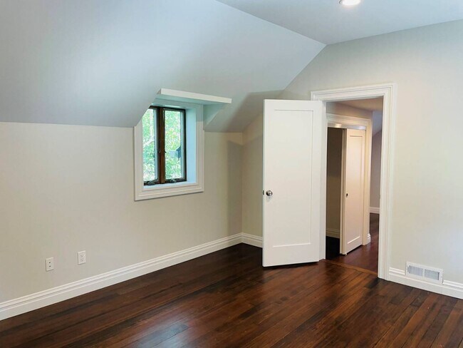 Building Photo - 91 Hegemans Ln
