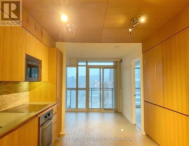 Building Photo - 15 Iceboat Terr