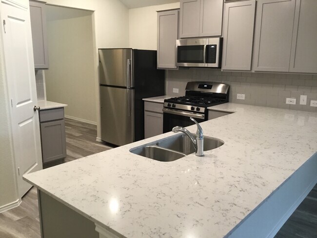 Foto del edificio - 5900 Bell Tower Ln