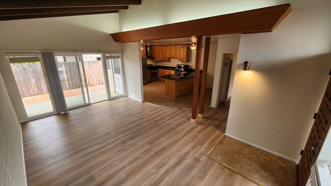 Building Photo - Pacific Beach 2-br House + Garage