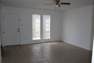 Building Photo - 10911 Sullivan Rd