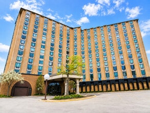 Building Photo - 1 Renaissance Pl